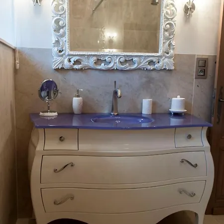 Sleeps 6 Pool Air Con Wifi * La Talerie